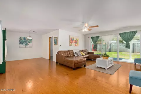 3025 E Mitchell Dr, Phoenix, AZ 85016 photo 5