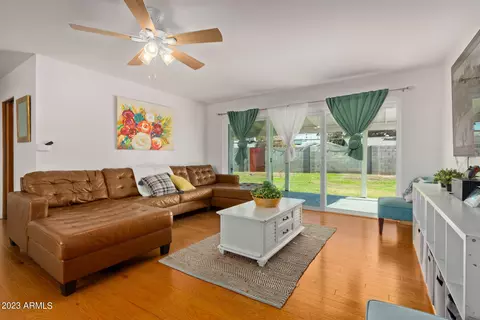 3025 E Mitchell Dr, Phoenix, AZ 85016 photo 3