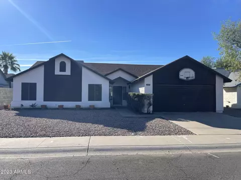 5125 W Freeway Ln, Glendale, AZ 85302