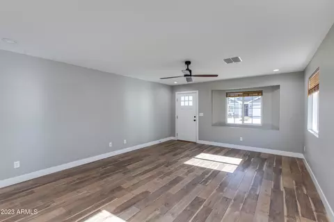 4940 S 11th Pl, Phoenix, AZ 85040 photo 6