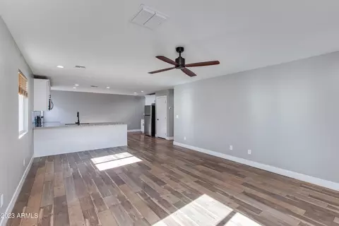 4940 S 11th Pl, Phoenix, AZ 85040 photo 7
