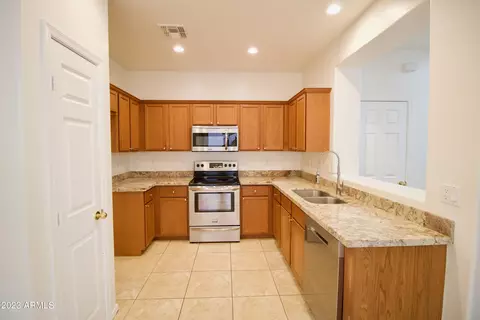 6911 S 8th Dr, Phoenix, AZ 85041 photo 8