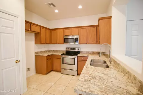 6911 S 8th Dr, Phoenix, AZ 85041 photo 9
