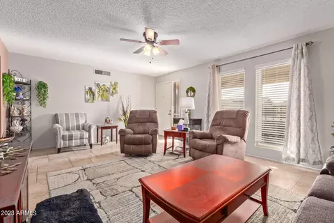 4556 Emerald Cir, Mesa, AZ 85206 photo 4