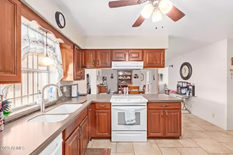4556 Emerald Cir, Mesa, AZ 85206 photo 11