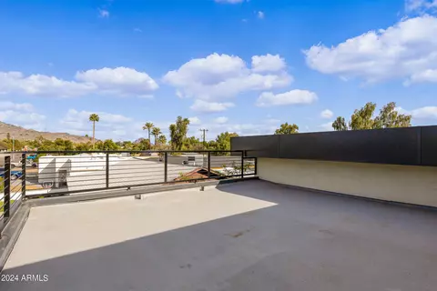Exterior - 809 E Palmaire Ave, Phoenix, AZ 85020 photo 6 of 10