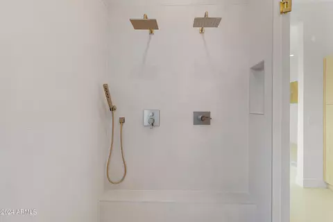 Bath - 809 E Palmaire Ave, Phoenix, AZ 85020 photo 7 of 9