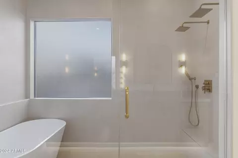 Bath - 809 E Palmaire Ave, Phoenix, AZ 85020 photo 8 of 9