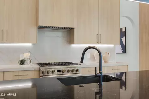 Kitchen - 809 E Palmaire Ave, Phoenix, AZ 85020 photo 5 of 8