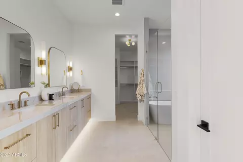 Bath - 809 E Palmaire Ave, Phoenix, AZ 85020 photo 5 of 9