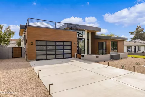 Exterior - 809 E Palmaire Ave, Phoenix, AZ 85020 photo 3 of 10