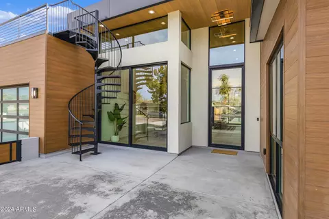 Exterior - 809 E Palmaire Ave, Phoenix, AZ 85020 photo 5 of 10