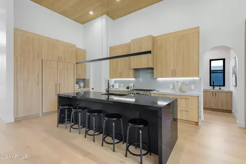 Kitchen - 809 E Palmaire Ave, Phoenix, AZ 85020 photo 6 of 8