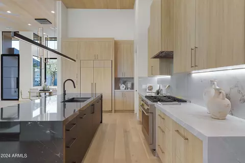 Kitchen - 809 E Palmaire Ave, Phoenix, AZ 85020 photo 3 of 8