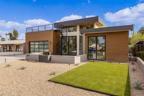 Exterior - 809 E Palmaire Ave, Phoenix, AZ 85020 photo 4 of 10