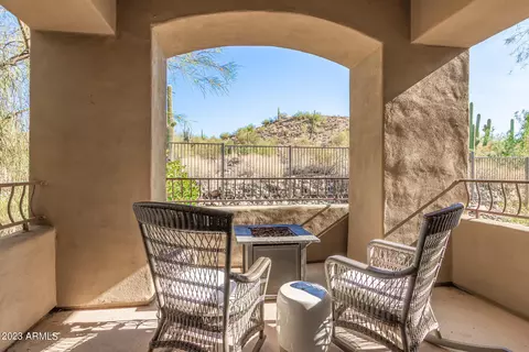 7445 Eagle Crest Dr #2055, Mesa, AZ 85207