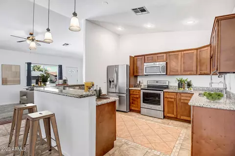 2209 E Vista Dr, Phoenix, AZ 85022 photo 15