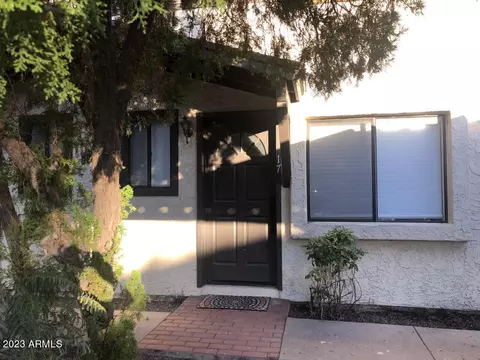 2201 E Pinchot Ave #17, Phoenix, AZ 85016