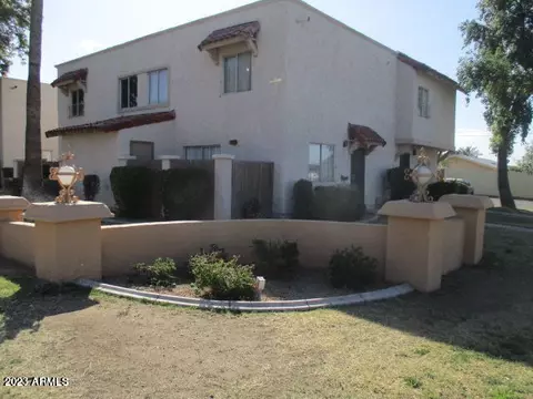 1207 E Lawrence Ln, Phoenix, AZ 85020