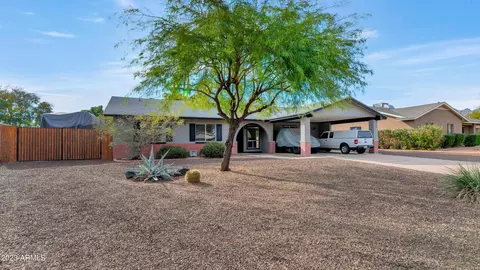 2709 E Beryl Ave, Phoenix, AZ 85028 photo 3