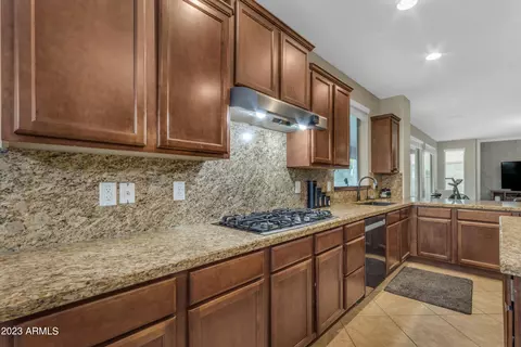Kitchen - 3517 E Fandango Dr, Gilbert, AZ 85298 photo 5 of 7