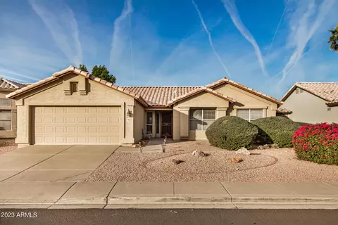 860 S Pineview Dr, Chandler, AZ 85226