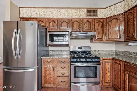 3933 W Cavalier Dr, Phoenix, AZ 85019 photo 9