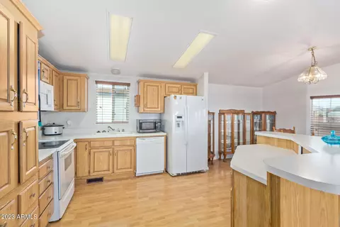 1972 S Mariposa Rd, Apache Junction, AZ 85119 photo 5