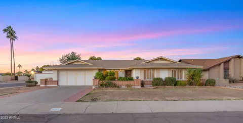6226 W Charter Oak Rd, Glendale, AZ 85304