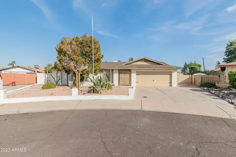 8219 N 51st Dr, Glendale, AZ 85302