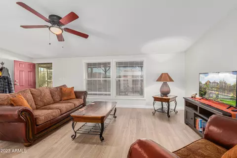219 E Cloud Rd, Phoenix, AZ 85086 photo 4
