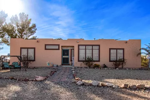 25229 W Rockaway Hills Rd, Morristown, AZ 85342