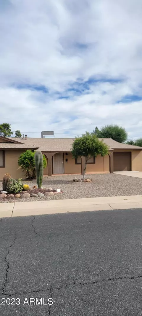 11006 W Canterbury Dr, Sun City, AZ 85351