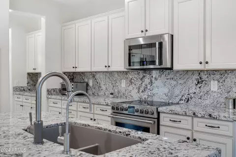 Kitchen - 2744 E Gillcrest Rd, Gilbert, AZ 85298 photo 3 of 6