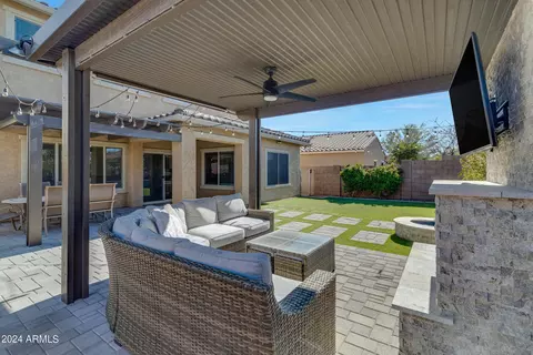 Exterior - 2744 E Gillcrest Rd, Gilbert, AZ 85298 photo 8 of 24