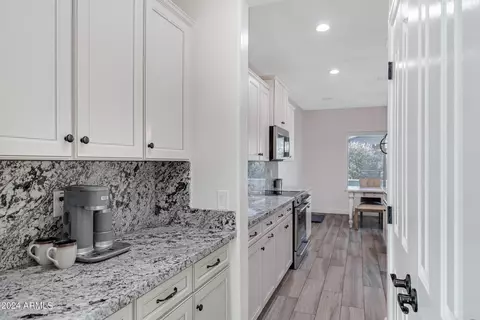 Kitchen - 2744 E Gillcrest Rd, Gilbert, AZ 85298 photo 4 of 6