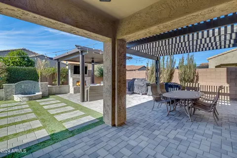 Exterior - 2744 E Gillcrest Rd, Gilbert, AZ 85298 photo 2 of 24