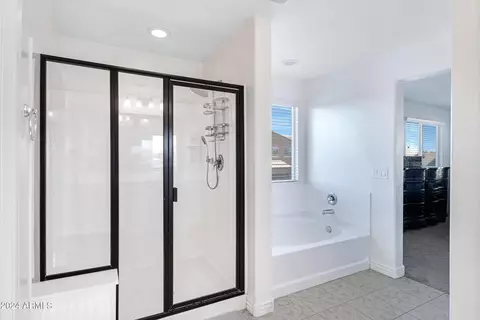 Bath - 2744 E Gillcrest Rd, Gilbert, AZ 85298 photo 3 of 5