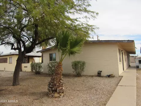 1127 N 49th St, Phoenix, AZ 85008
