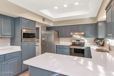 1033 E Wagon Wheel Dr, Phoenix, AZ 85020 photo 9