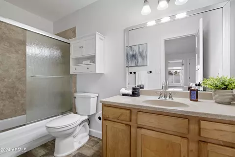 Bath - 4526 E Grandview Rd, Phoenix, AZ 85032 photo 2 of 3