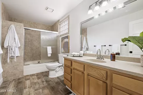 Bath - 4526 E Grandview Rd, Phoenix, AZ 85032 photo 1 of 3