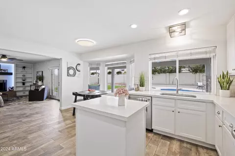 Kitchen - 4526 E Grandview Rd, Phoenix, AZ 85032 photo 2 of 3