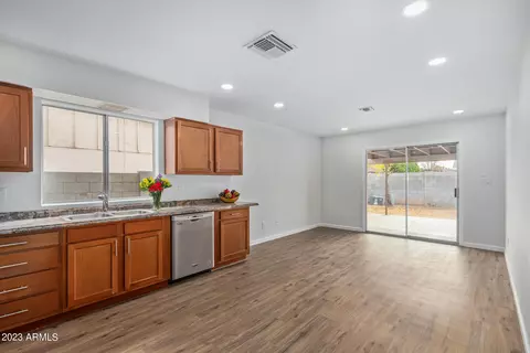 2705 E Corrine Dr, Phoenix, AZ 85032 photo 2