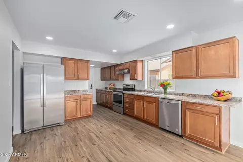 2705 E Corrine Dr, Phoenix, AZ 85032 photo 3