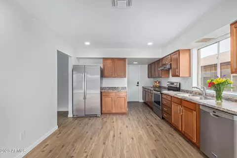 2705 E Corrine Dr, Phoenix, AZ 85032 photo 4