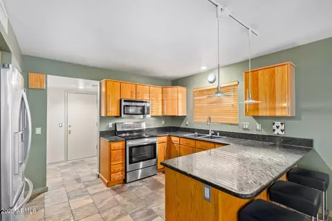 2906 E Windmere Dr, Phoenix, AZ 85048 photo 6