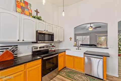 916 E Beverly Rd, Phoenix, AZ 85042 photo 10