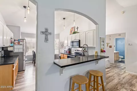 916 E Beverly Rd, Phoenix, AZ 85042 photo 9
