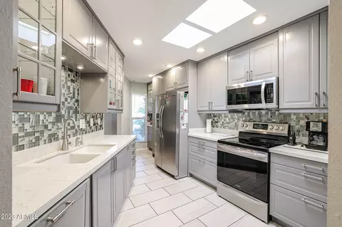 10871 W Buccaneer Dr, Sun City, AZ 85351